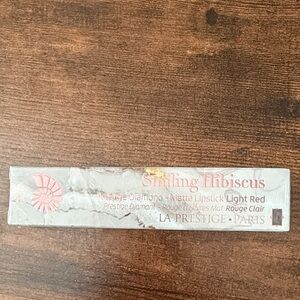 Smiling Hibiscus Matte Lipstick - Light Red